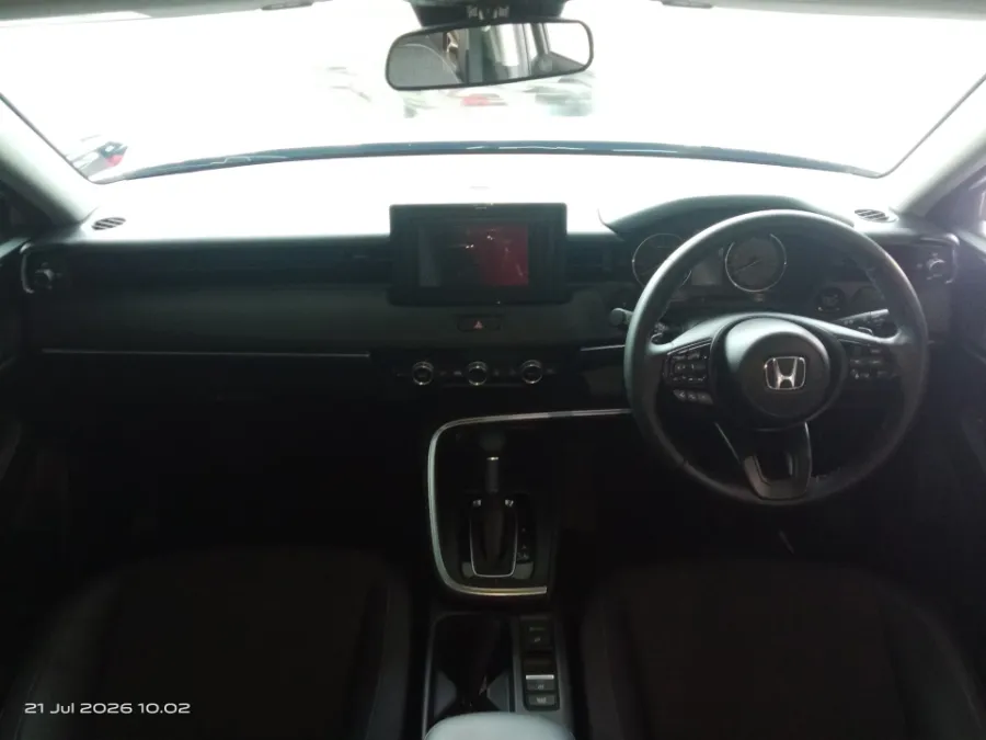Foto Mobil Bekas Dashboard Honda HR-V 1.5 E tahun 2025
