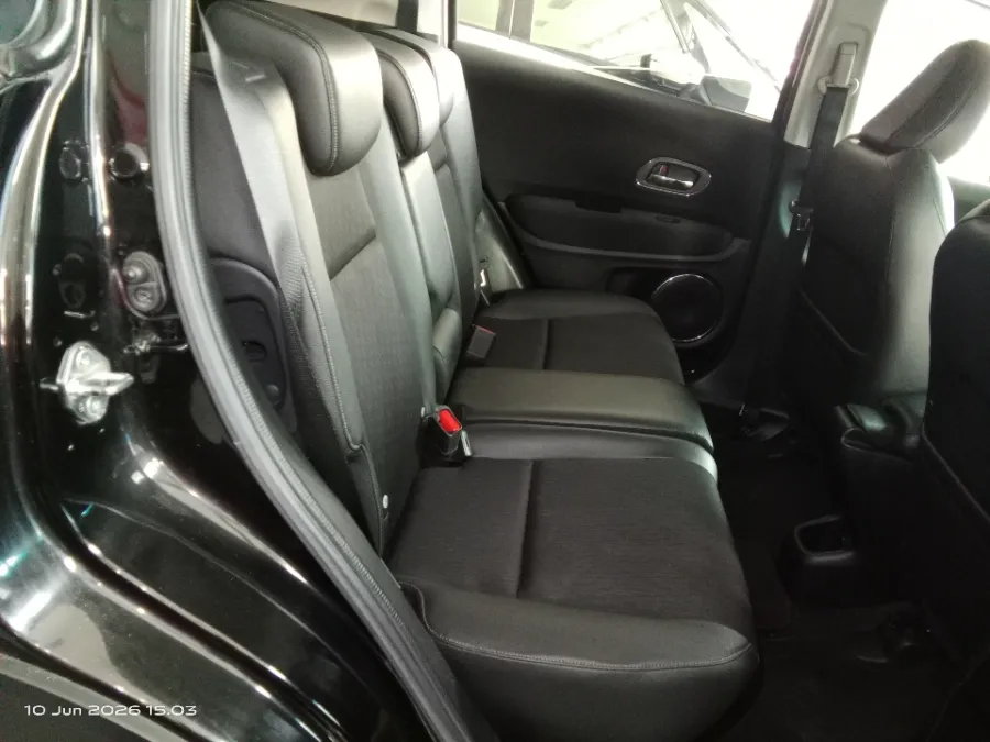 Foto Mobil Bekas Kabin Belakang Honda HR-V 1.5 E Facelift tahun 2018