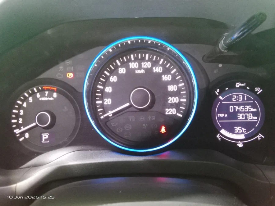 Foto Mobil Bekas Odometer Honda HR-V 1.5 E Facelift tahun 2018