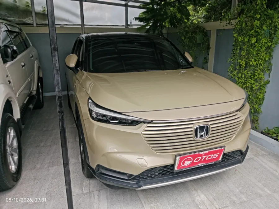 Foto Mobil Bekas Kanan Depan Honda HR-V 1.5 E Facelift tahun 2023