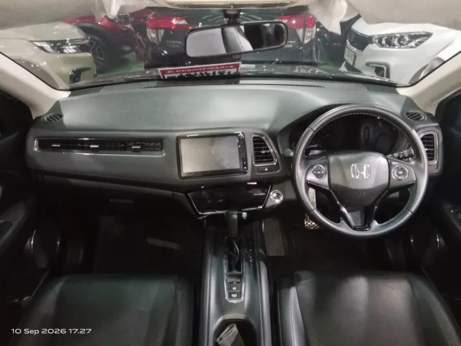 Foto Mobil Bekas Dashboard Honda HR-V 1.5 E Special Edition tahun 2020