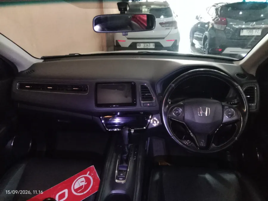 Foto Mobil Bekas Dashboard Honda HR-V 1.5 E Special Edition tahun 2020