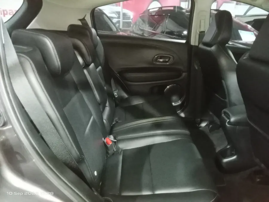 Foto Mobil Bekas Kabin Belakang Honda HR-V 1.5 E Special Edition tahun 2020