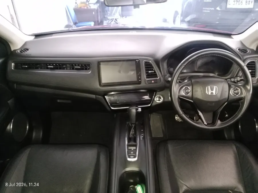 Foto Mobil Bekas Dashboard Honda HR-V 1.5 E Special Edition tahun 2021