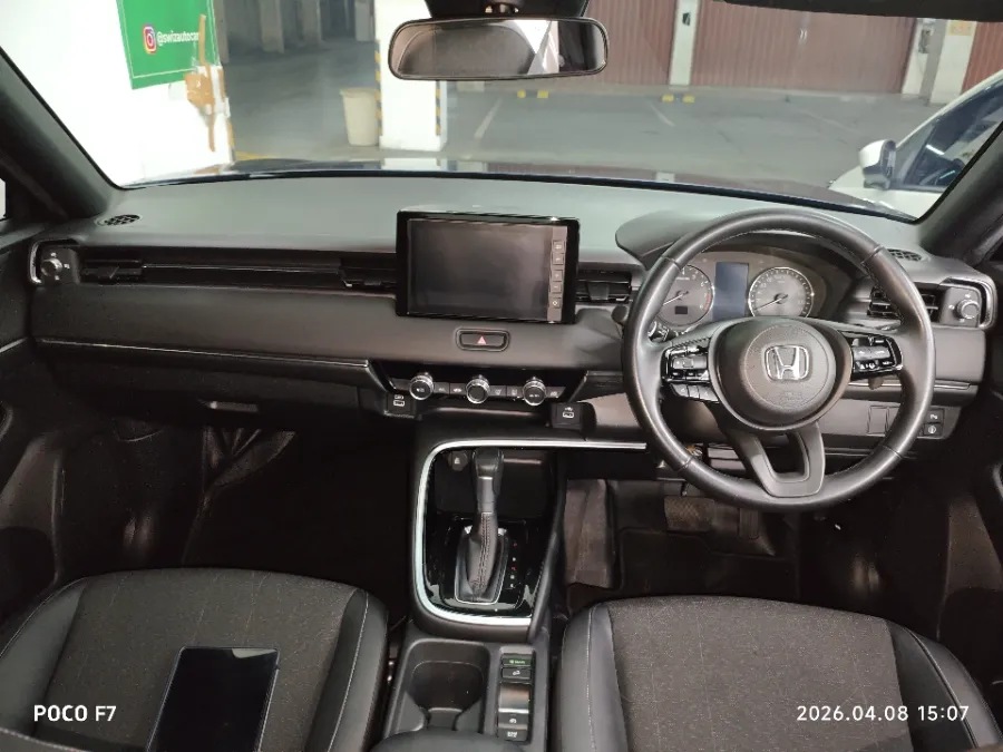 Foto Mobil Bekas Dashboard Honda HR-V 1.5 E Special Edition tahun 2023