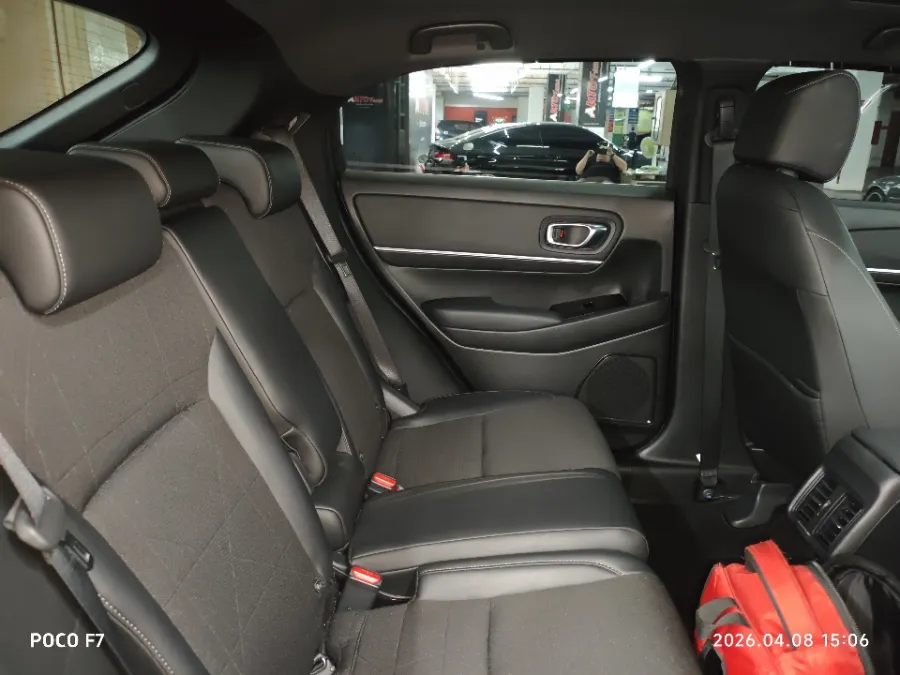 Foto Mobil Bekas Kabin Belakang Honda HR-V 1.5 E Special Edition tahun 2023