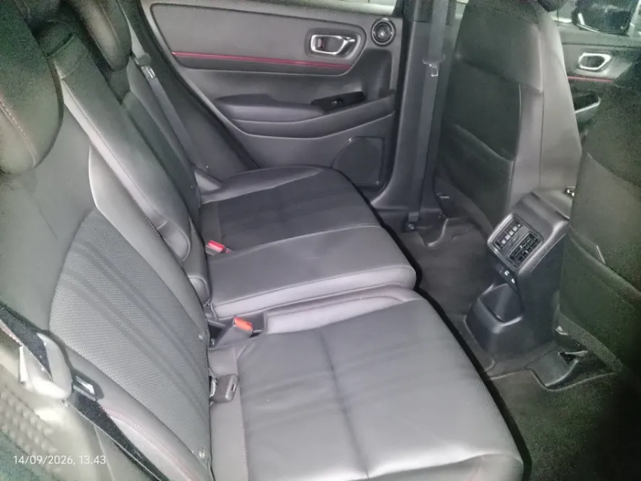 Foto Mobil Bekas Kabin Belakang Honda HR-V 1.5 RS HEV tahun 2025