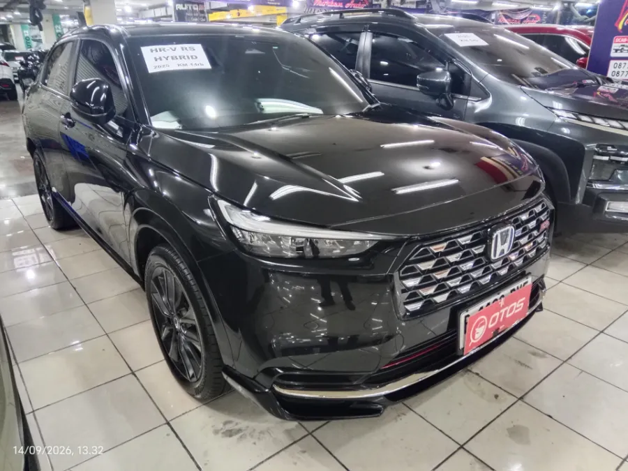 Foto Mobil Bekas Kanan Depan Honda HR-V 1.5 RS HEV tahun 2025