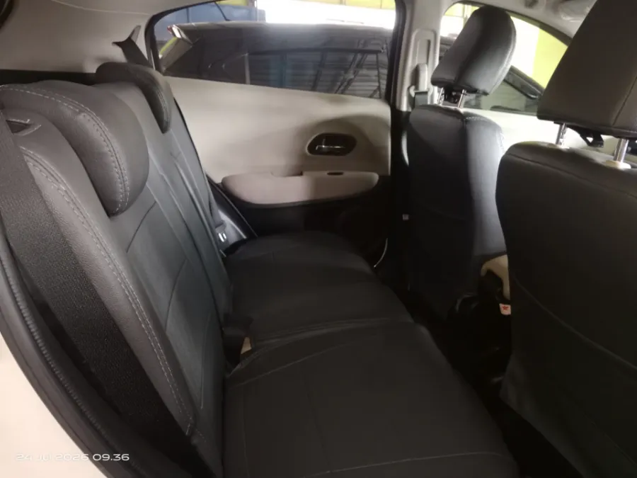 Foto Mobil Bekas Kabin Belakang Honda HR-V 1.5 S tahun 2016