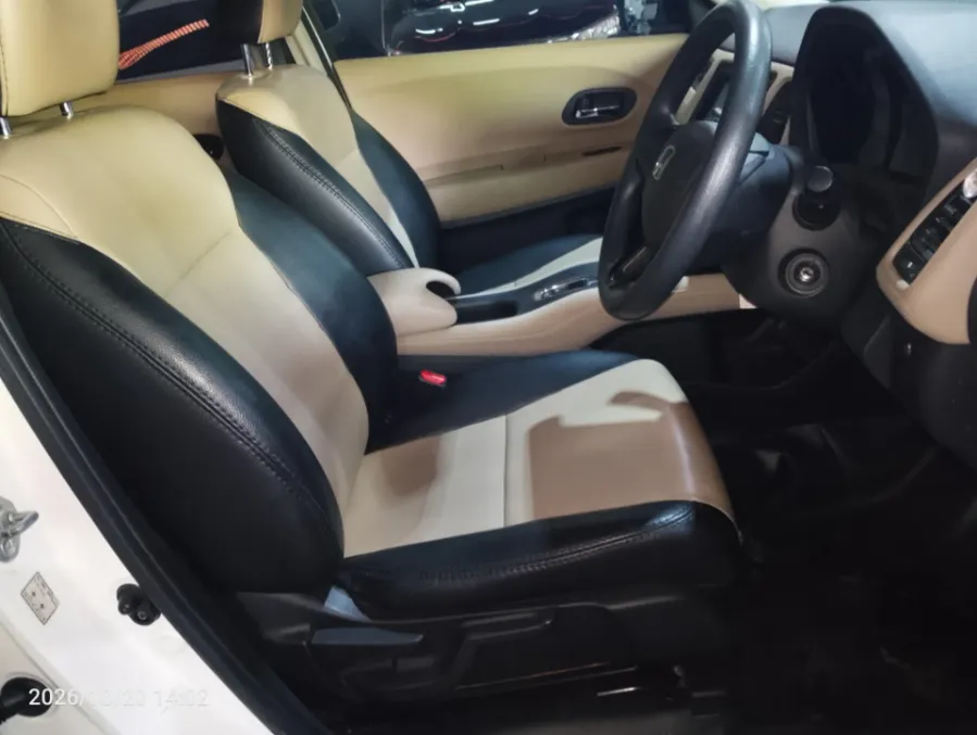 Foto Mobil Bekas Kabin Depan Honda HR-V 1.5 S tahun 2016