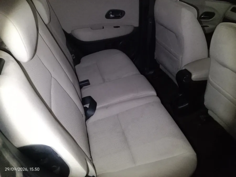 Foto Mobil Bekas Kabin Belakang Honda HR-V 1.5 S tahun 2017