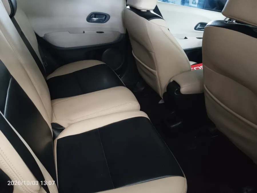 Foto Mobil Bekas Kabin Belakang Honda HR-V 1.5 S tahun 2017