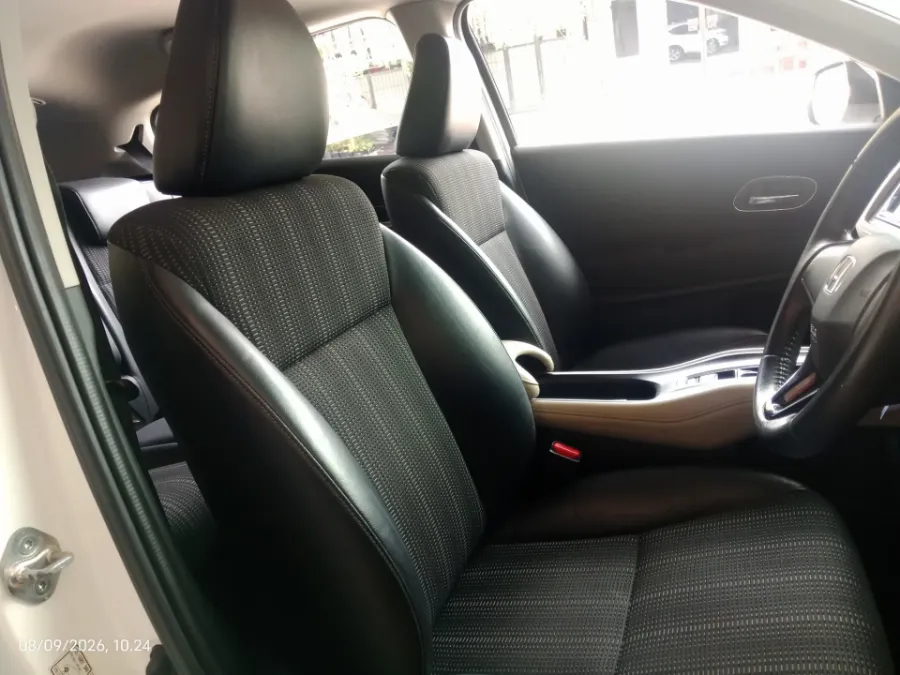 Foto Mobil Bekas Kabin Depan Honda HR-V 1.5 S tahun 2017