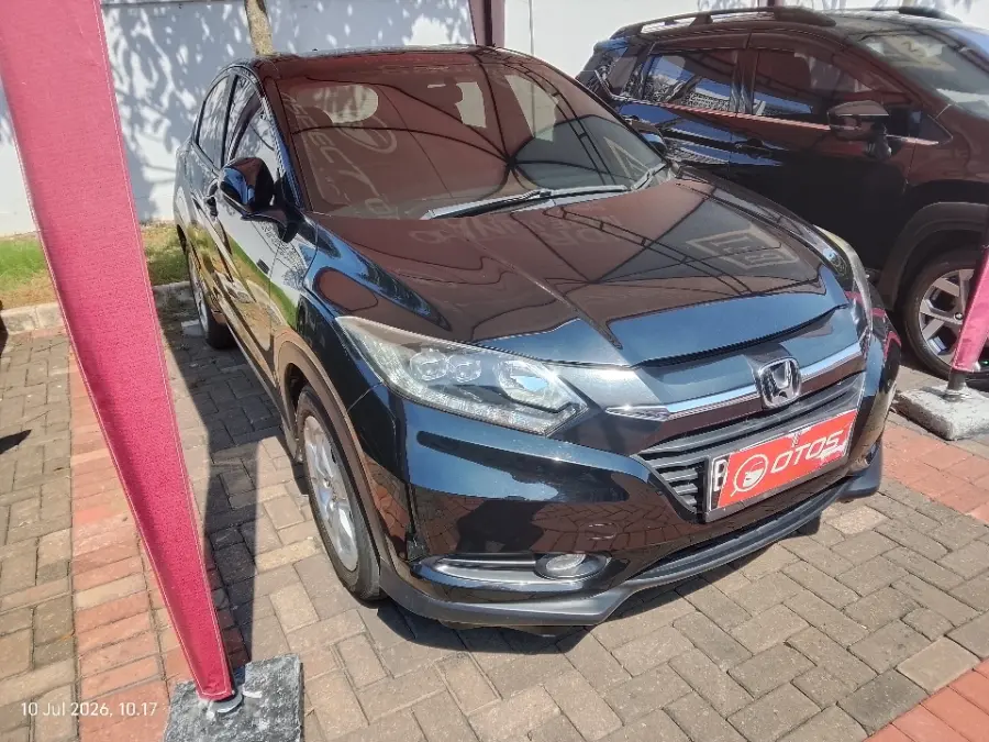 Foto Mobil Bekas Kanan Depan Honda HR-V 1.5 S tahun 2017