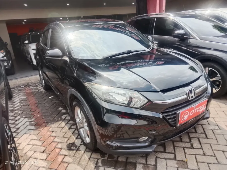 Foto Mobil Bekas Kanan Depan Honda HR-V 1.5 S tahun 2017