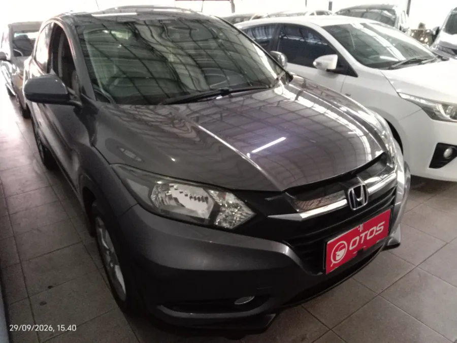Foto Mobil Bekas Kanan Depan Honda HR-V 1.5 S tahun 2017