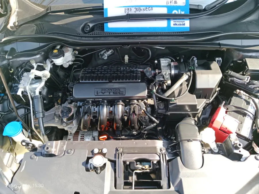 Foto Mobil Bekas Mesin Honda HR-V 1.5 S tahun 2017