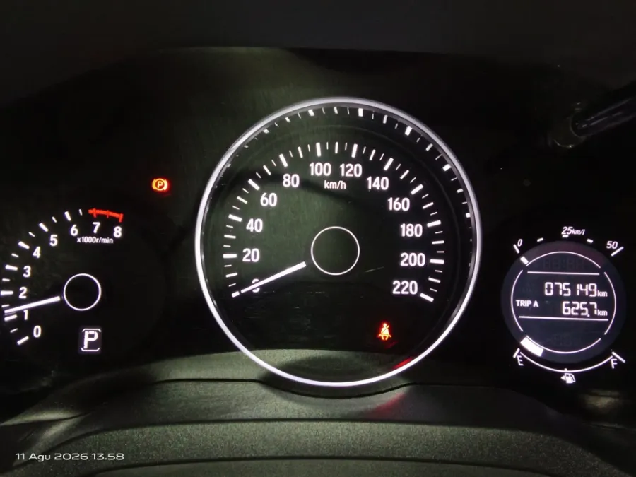 Foto Mobil Bekas Odometer Honda HR-V 1.5 S tahun 2017