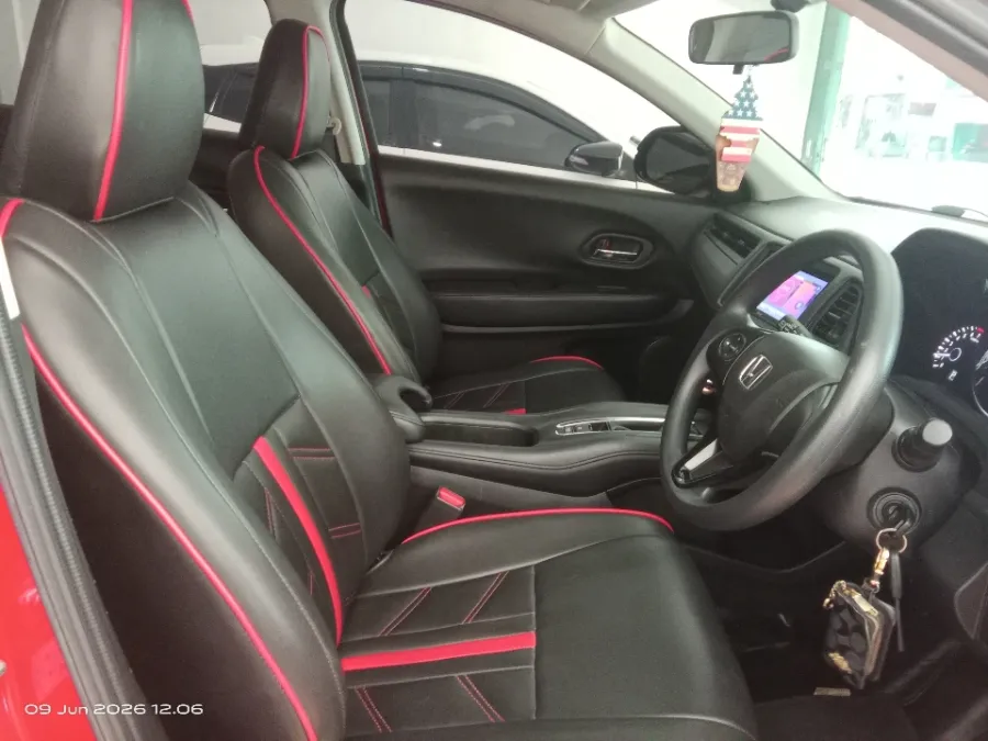 Foto Mobil Bekas Kabin Depan Honda HR-V 1.5 S tahun 2019