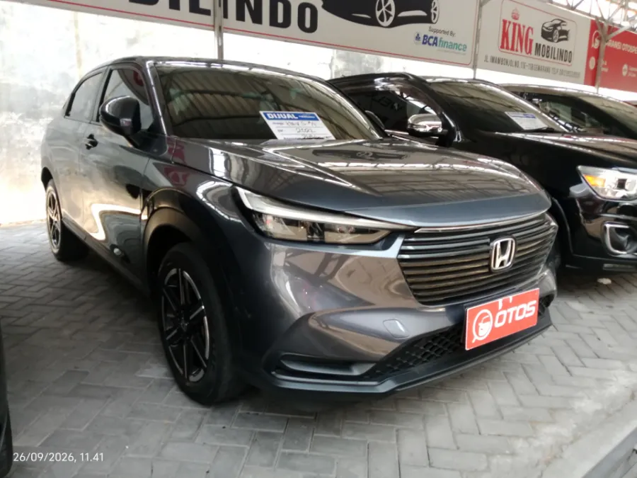 Foto Mobil Bekas Kanan Depan Honda HR-V 1.5 S tahun 2022