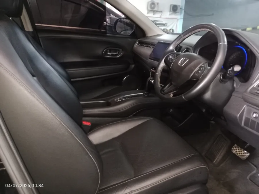 Foto Mobil Bekas Kabin Depan Honda HR-V 1.5 SE tahun 2019
