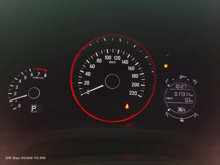 Foto Mobil Bekas Odometer Honda HR-V 1.5 SE tahun 2021