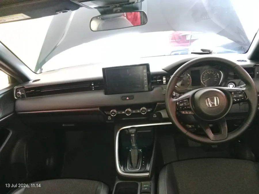Foto Mobil Bekas Dashboard Honda HR-V 1.5 SE tahun 2022
