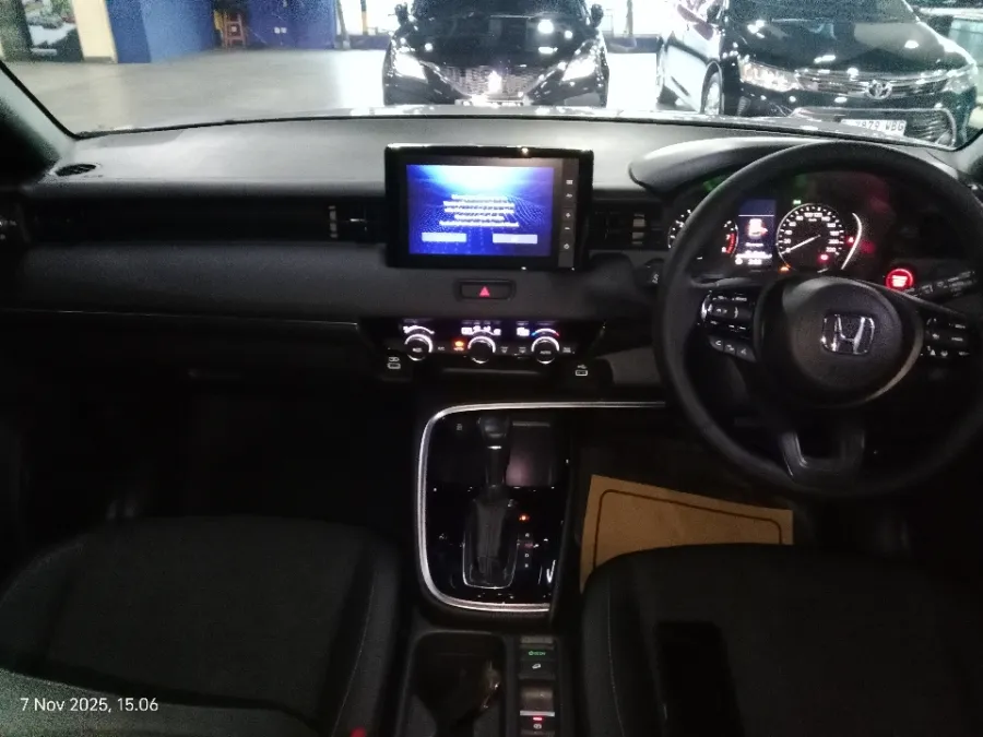 Foto Mobil Bekas Dashboard Honda HR-V 1.5 SE tahun 2022
