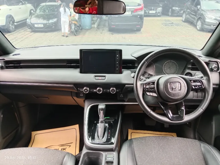 Foto Mobil Bekas Dashboard Honda HR-V 1.5 SE tahun 2022