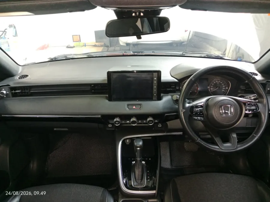 Foto Mobil Bekas Dashboard Honda HR-V 1.5 SE tahun 2022
