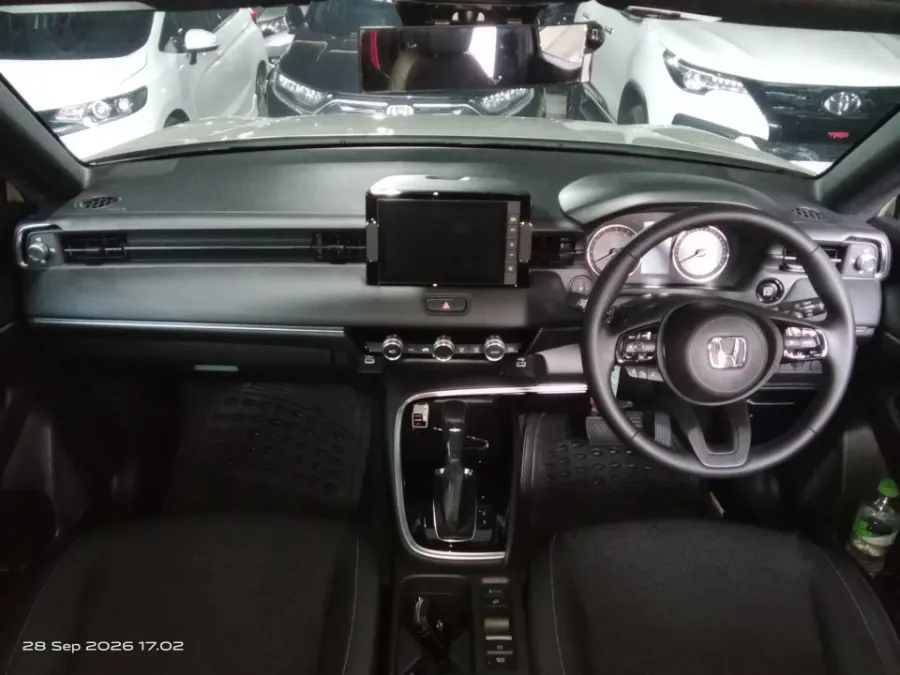Foto Mobil Bekas Dashboard Honda HR-V 1.5 SE tahun 2022