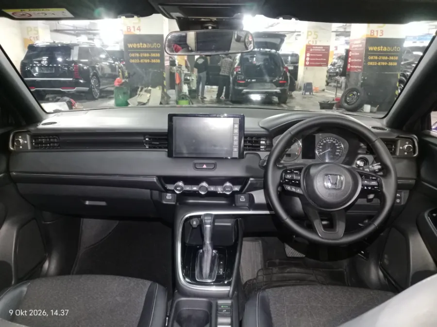 Foto Mobil Bekas Dashboard Honda HR-V 1.5 SE tahun 2022