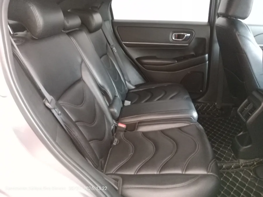 Foto Mobil Bekas Kabin Belakang Honda HR-V 1.5 SE tahun 2022