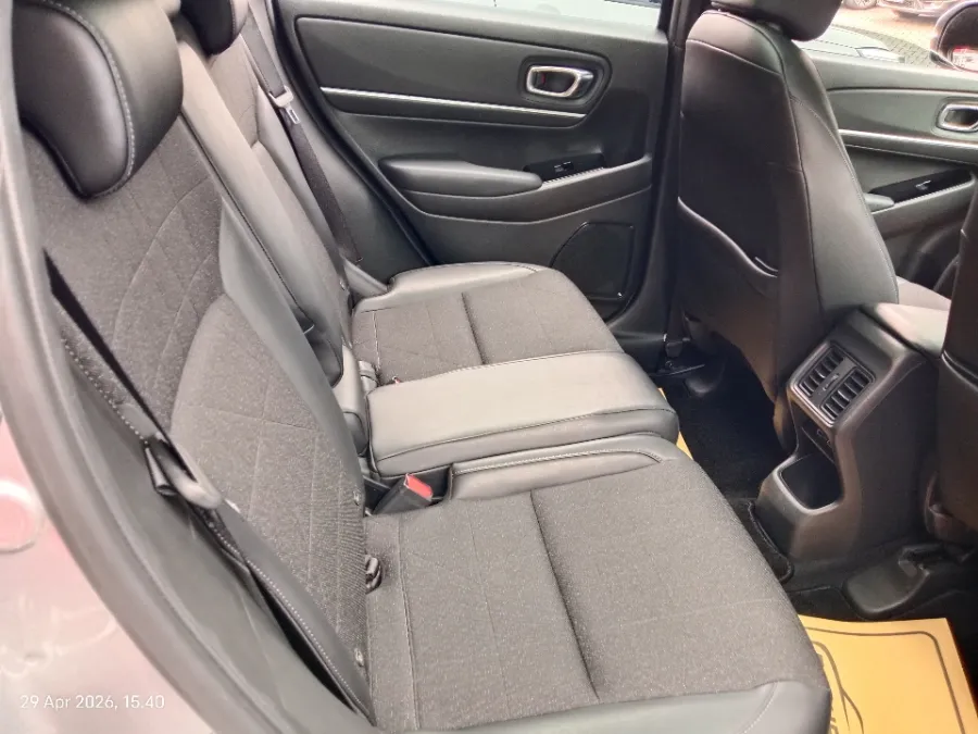 Foto Mobil Bekas Kabin Belakang Honda HR-V 1.5 SE tahun 2022