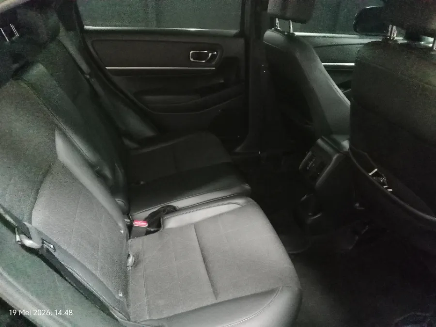 Foto Mobil Bekas Kabin Belakang Honda HR-V 1.5 SE tahun 2022