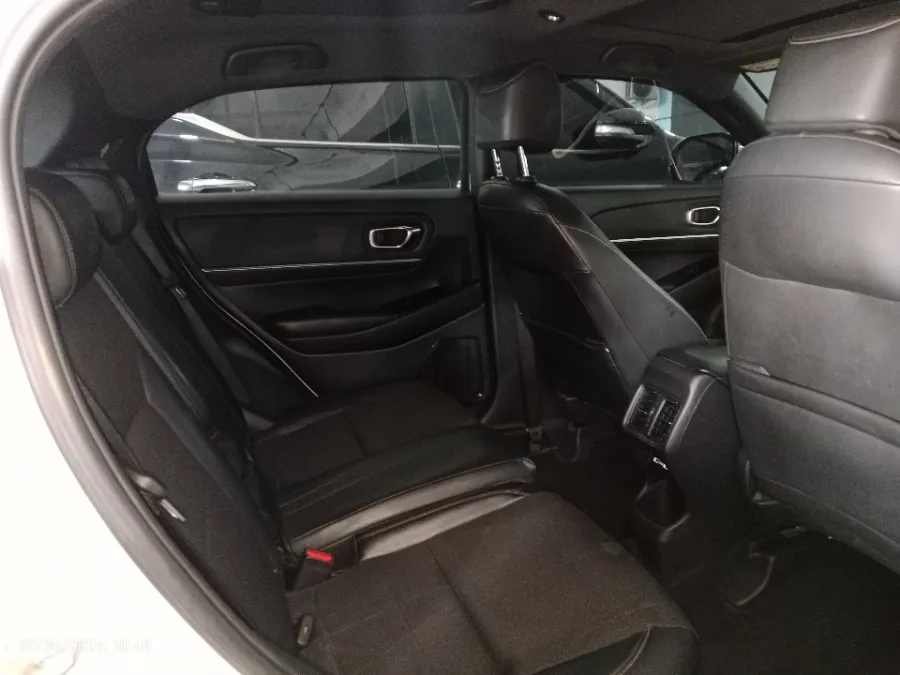 Foto Mobil Bekas Kabin Belakang Honda HR-V 1.5 SE tahun 2022