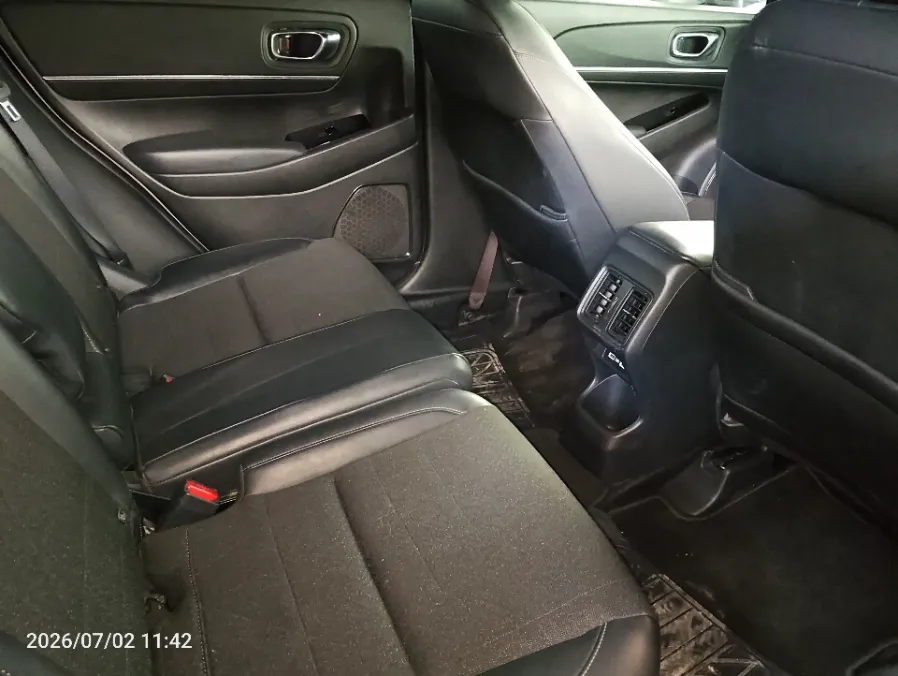 Foto Mobil Bekas Kabin Belakang Honda HR-V 1.5 SE tahun 2022