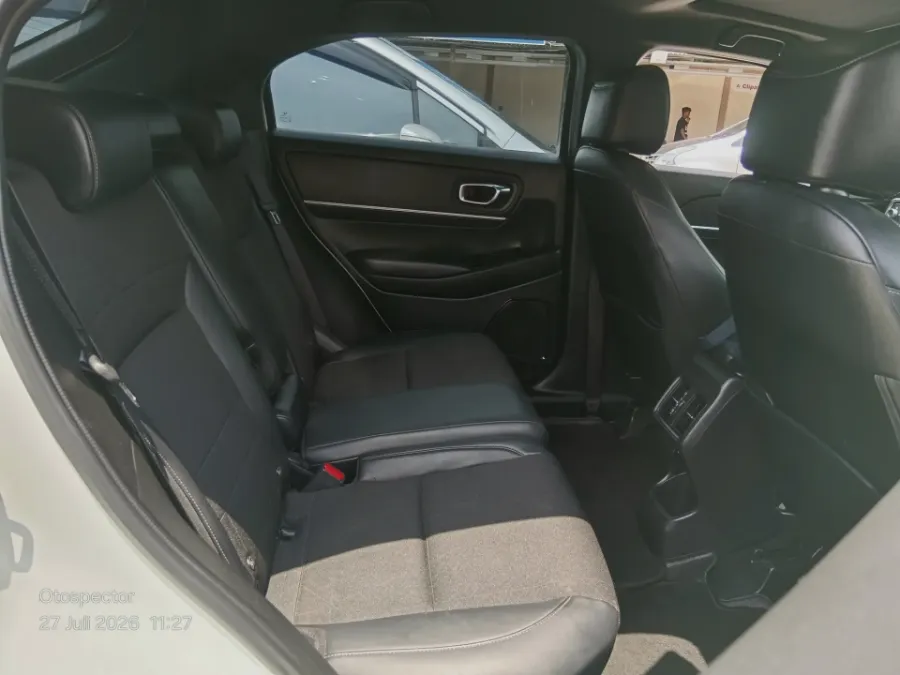Foto Mobil Bekas Kabin Belakang Honda HR-V 1.5 SE tahun 2022