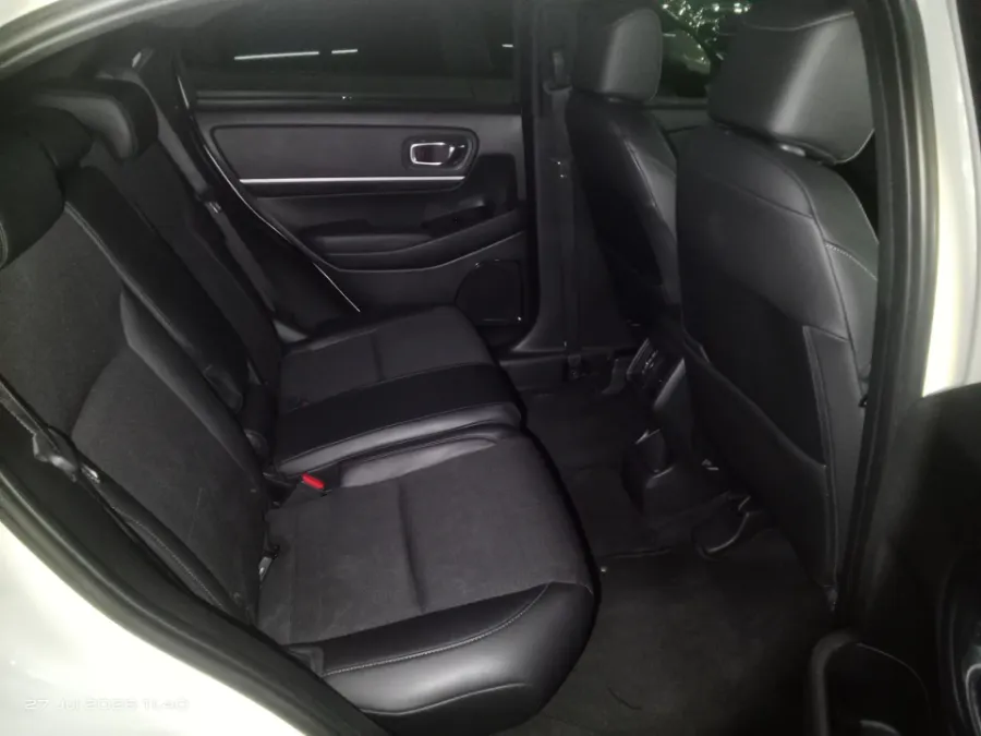 Foto Mobil Bekas Kabin Belakang Honda HR-V 1.5 SE tahun 2022