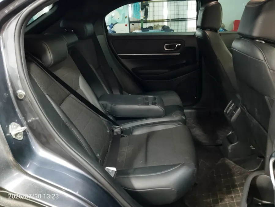 Foto Mobil Bekas Kabin Belakang Honda HR-V 1.5 SE tahun 2022