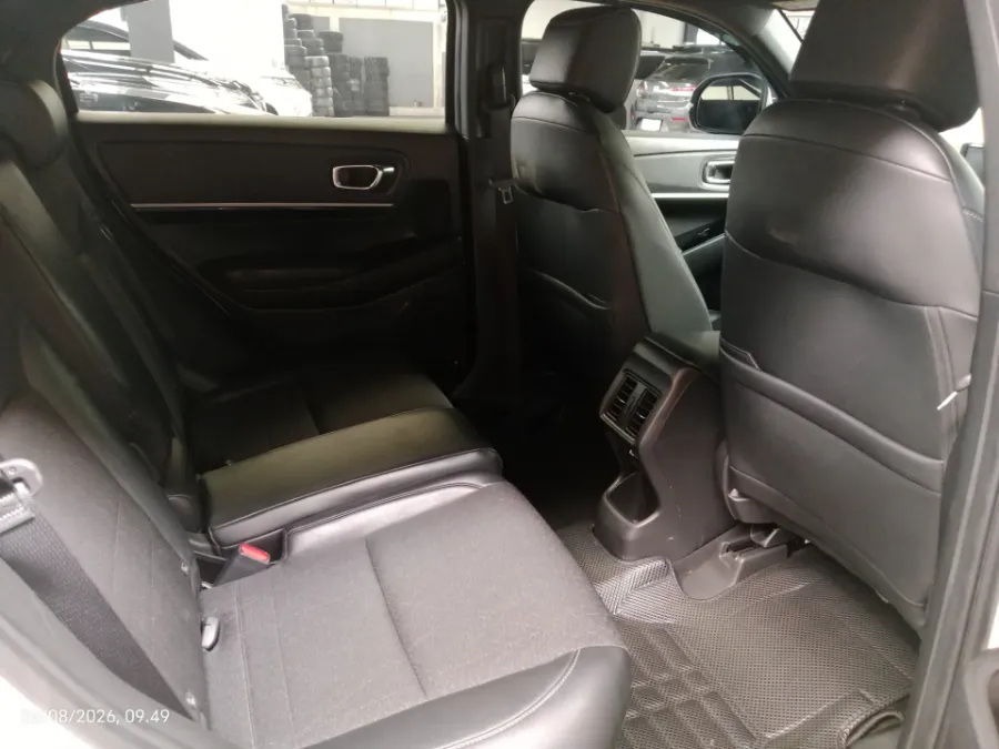 Foto Mobil Bekas Kabin Belakang Honda HR-V 1.5 SE tahun 2022