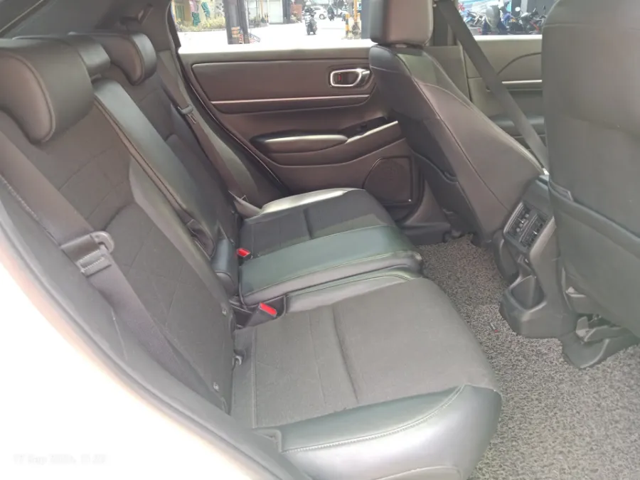 Foto Mobil Bekas Kabin Belakang Honda HR-V 1.5 SE tahun 2022
