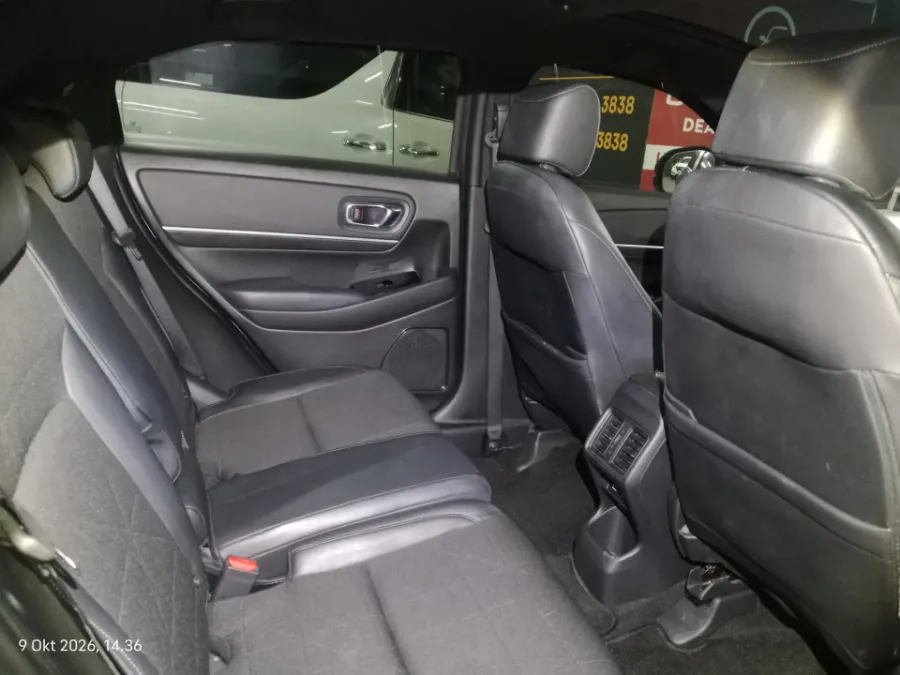 Foto Mobil Bekas Kabin Belakang Honda HR-V 1.5 SE tahun 2022
