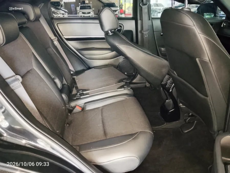 Foto Mobil Bekas Kabin Belakang Honda HR-V 1.5 SE tahun 2022
