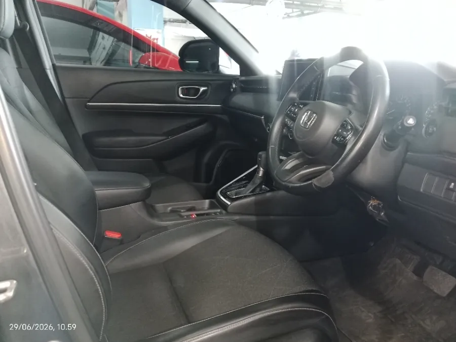 Foto Mobil Bekas Kabin Depan Honda HR-V 1.5 SE tahun 2022