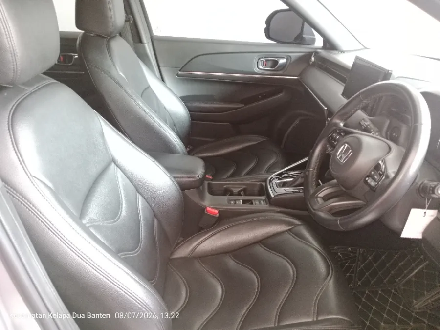 Foto Mobil Bekas Kabin Depan Honda HR-V 1.5 SE tahun 2022