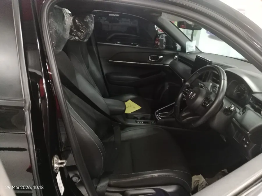 Foto Mobil Bekas Kabin Depan Honda HR-V 1.5 SE tahun 2022