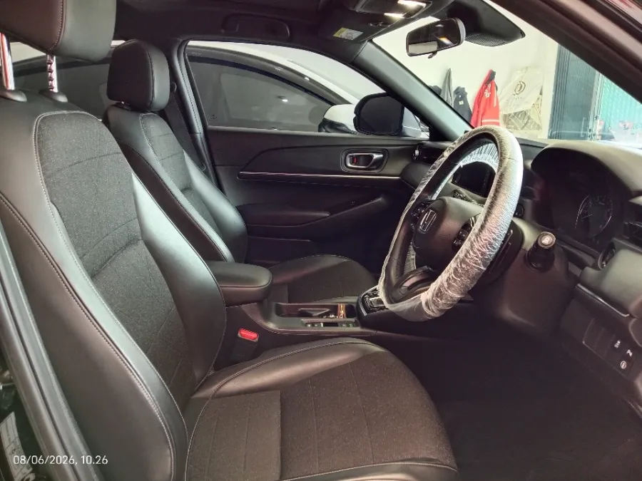 Foto Mobil Bekas Kabin Depan Honda HR-V 1.5 SE tahun 2022