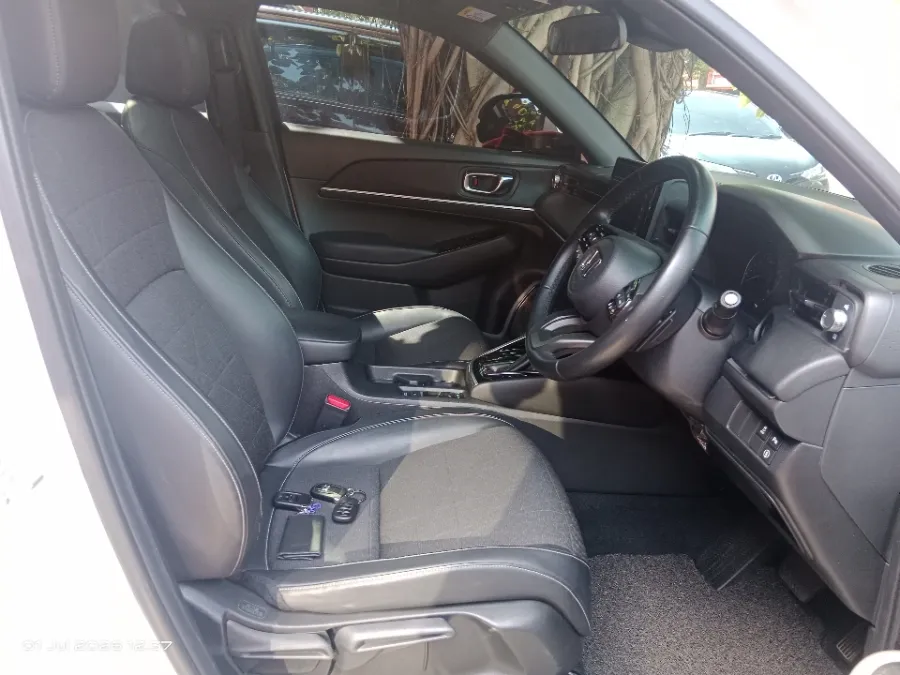 Foto Mobil Bekas Kabin Depan Honda HR-V 1.5 SE tahun 2022