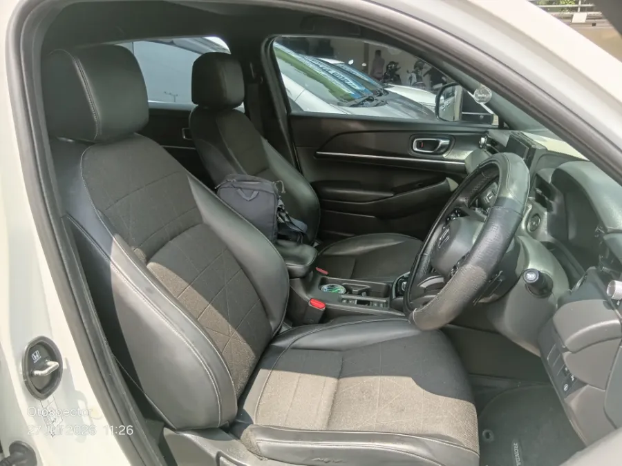 Foto Mobil Bekas Kabin Depan Honda HR-V 1.5 SE tahun 2022